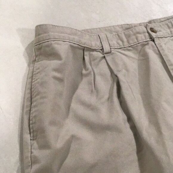 Men’s Shorts, Eddie Bauer, T44, Tan, Legend Wash - Picture 2 of 9